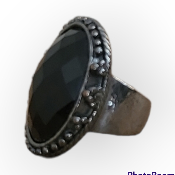 Vintage Black Fauceted Stone Gunmetal Silvertone Fat Band Cocktail Ring - Picture 4 of 9